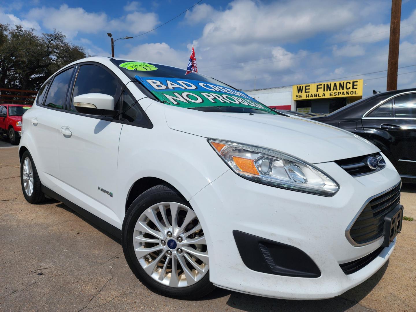 2017 WHITE Ford C-Max Hybrid SE (1FADP5AU2HL) with an 2.0L L4 DOHC 16V HYBRID engine, CVT transmission, located at 2660 S.Garland Avenue, Garland, TX, 75041, (469) 298-3118, 32.885551, -96.655602 - Photo#0